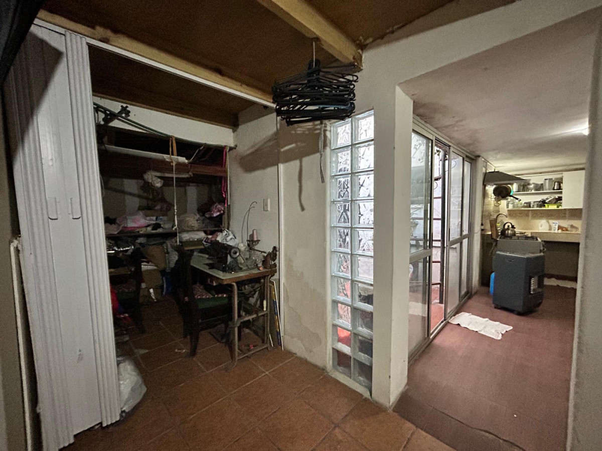 Casa ID.3528 - Venta Casa con Renta Inversión 6 Dormitorios Goes con Patio