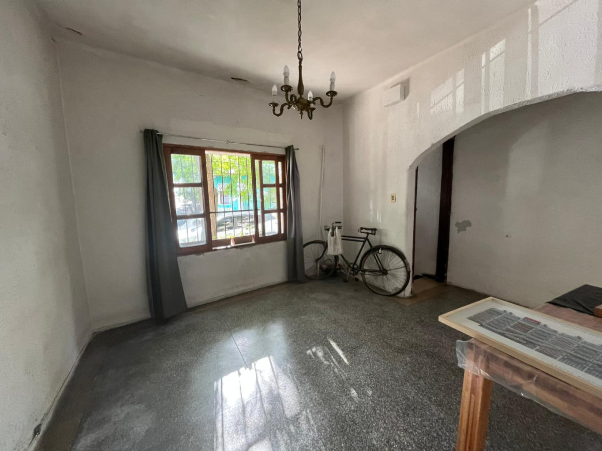 Casa ID.5668 - Venta Casa 2 Dormitorios Pocitos con patio 