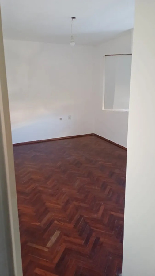 Casa ID.5345 - Venta Casa de Altos 2 Dormitorios Buceo con Balcon y Azotea