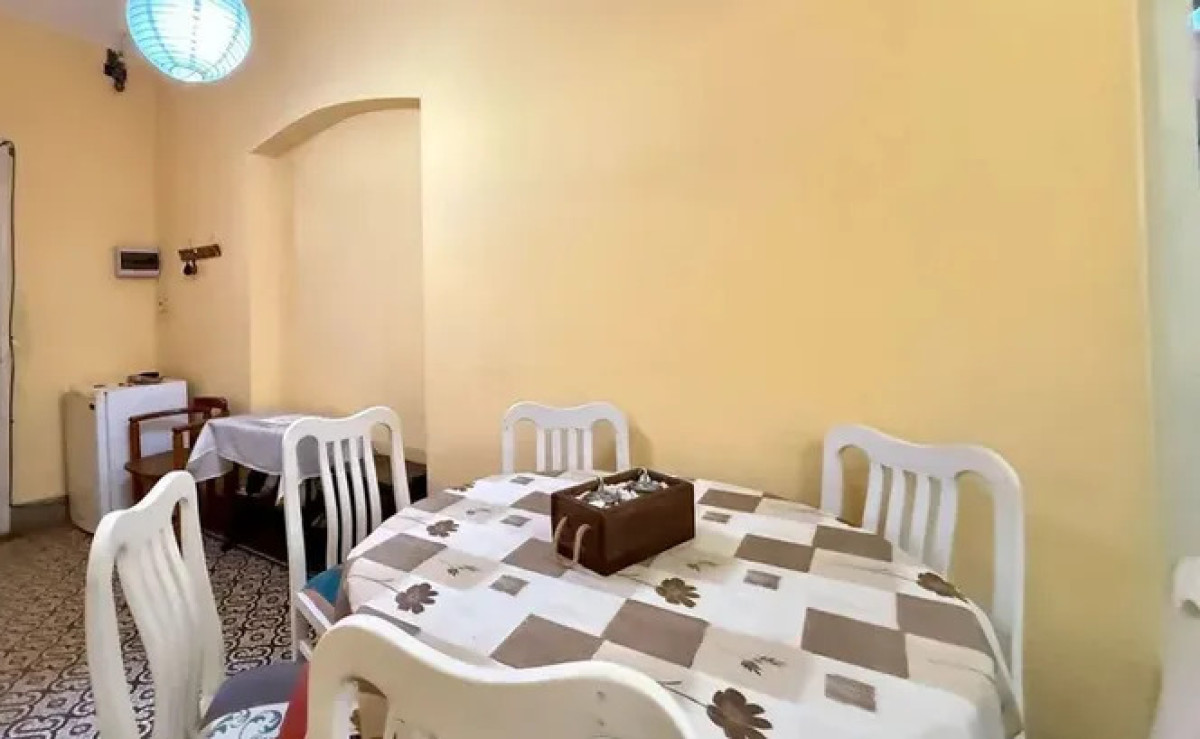 Casa ID.5891 - Venta Casa 3 Dormitorios La Blanqueada con patio y cochera 