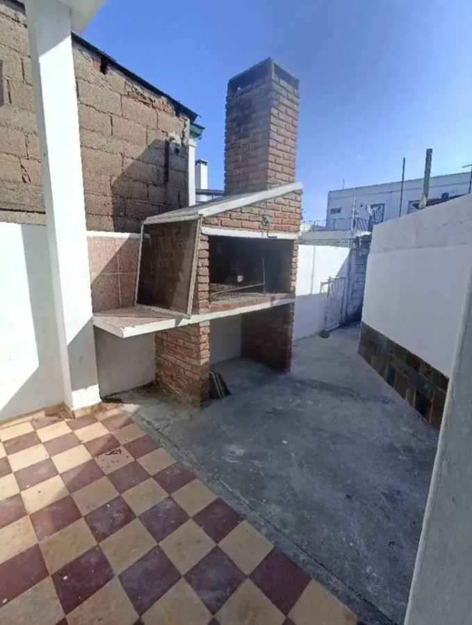 Casa ID.6051 - Alquiler Apartamento 2 Dormitorios La Teja Patio y Parrillero