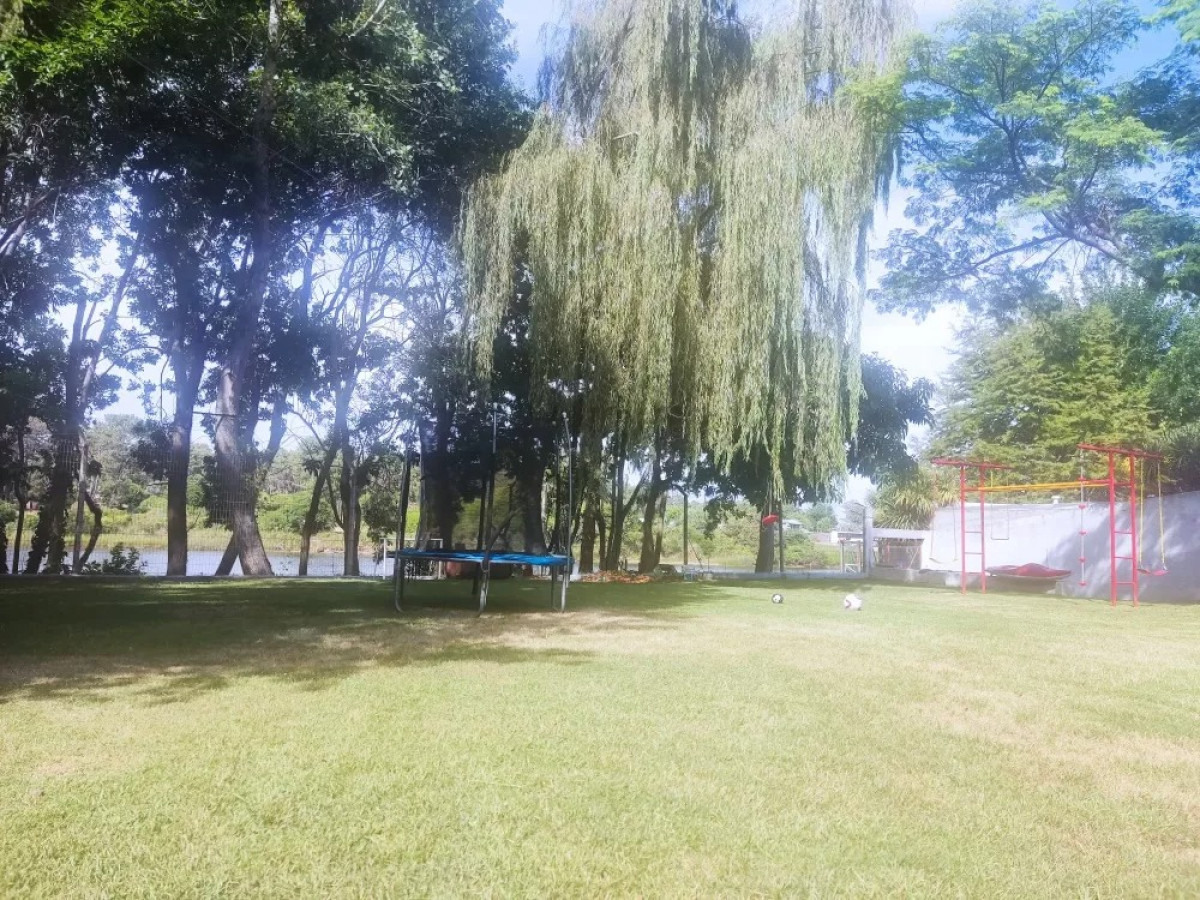 Casa ID.4470 - Venta Casa 3 Dormitorios Neptunia con Garaje y Acceso al Lago
