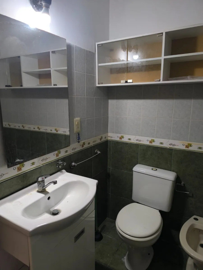 Casa ID.5429 - Alquiler Casa 2 Dormitorios Aguada con azotea 