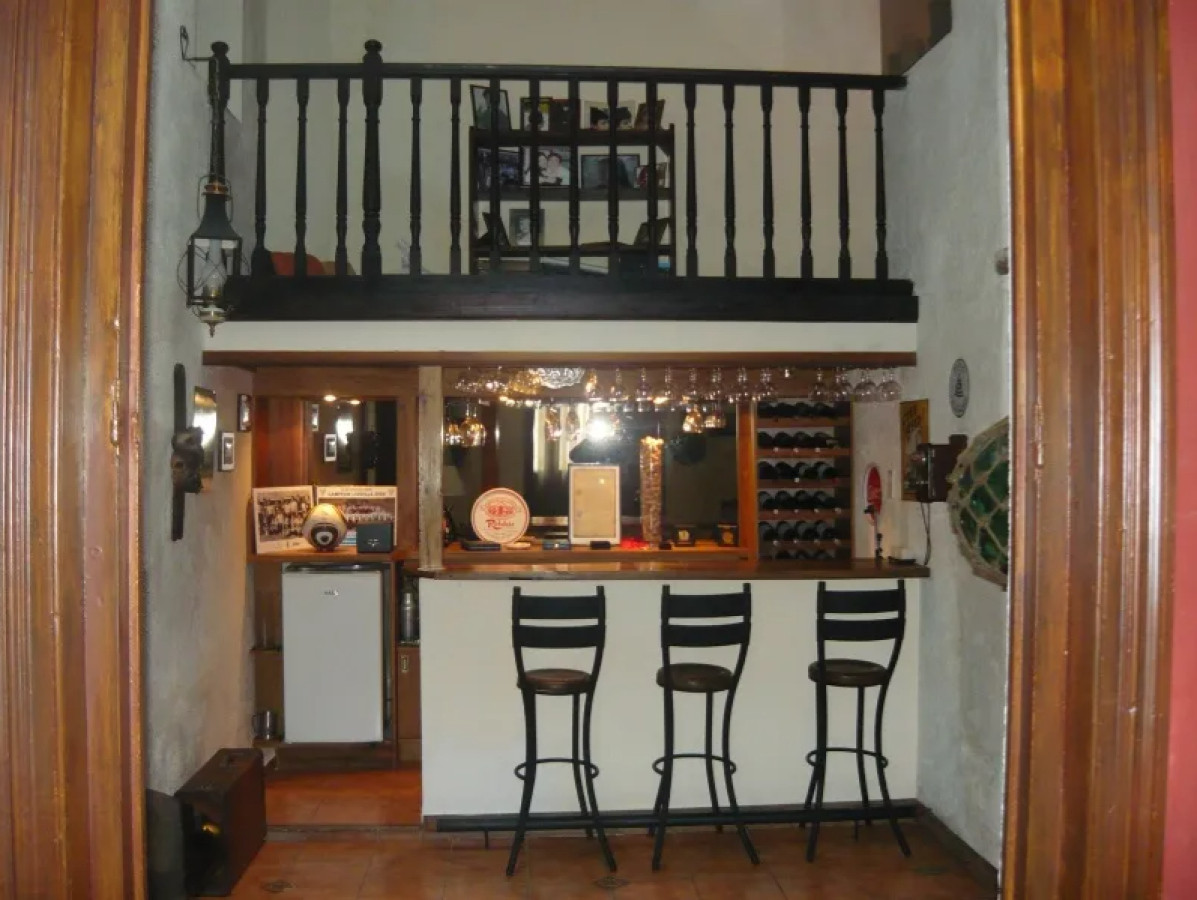 Casa ID.4939 - Venta Casa 4 Dormitorios Cordón con Barbacoa y Azotea