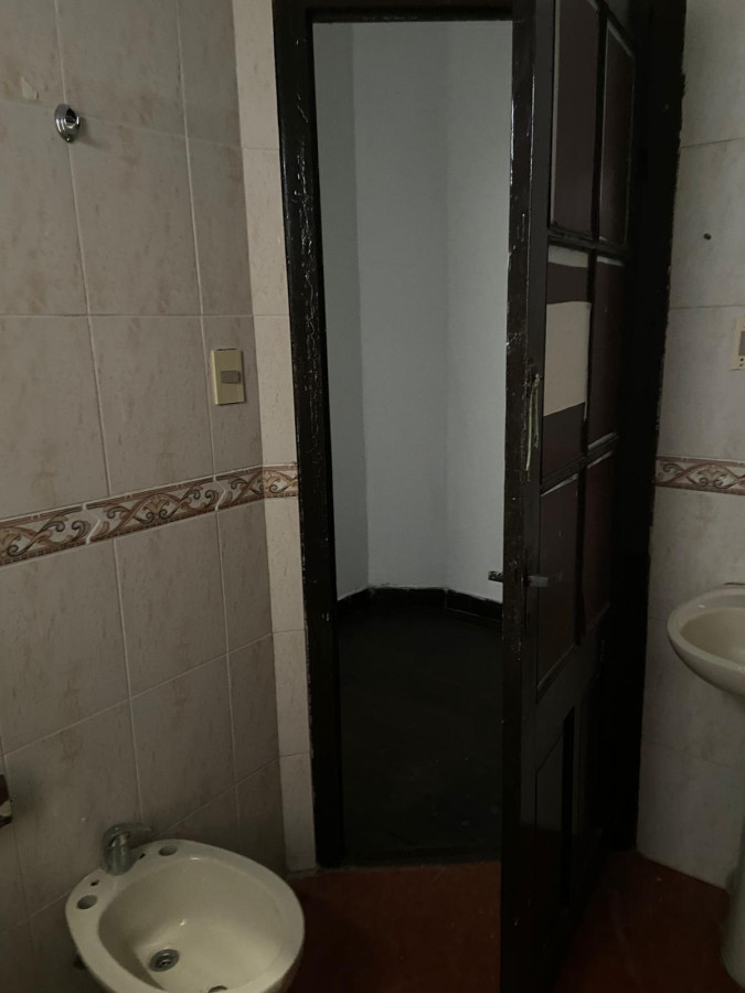 Casa ID.4813 - Alquiler Casa 3 Dormitorios La Comercial con patio 
