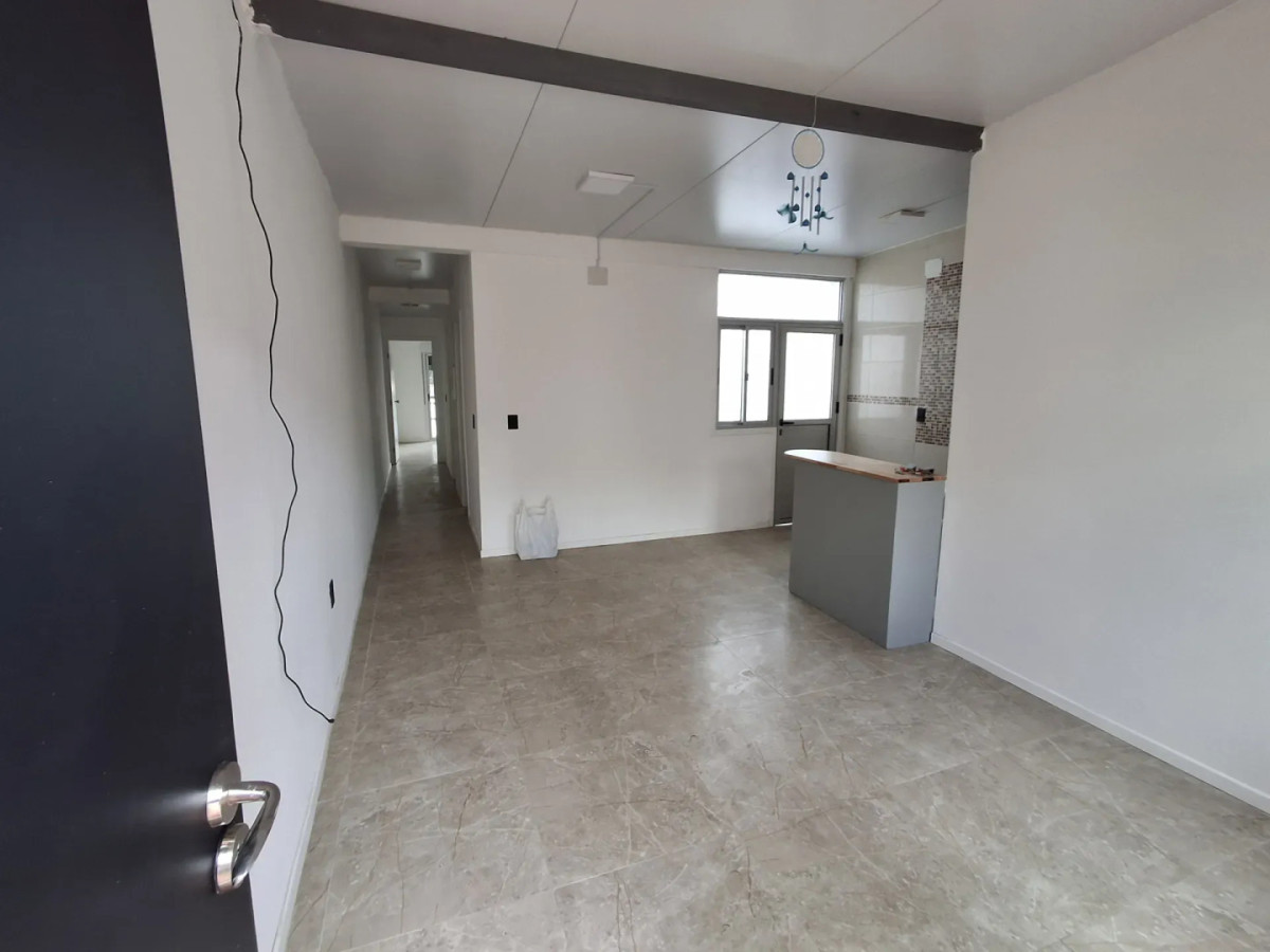 Casa ID.6877 - Alquiler Casa PH 2 Dormitorios Aires Puros Patio y Parrillero