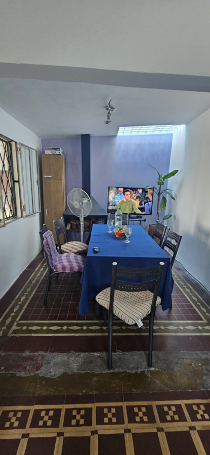 Casa ID.6057 - Venta Casa 2 Dormitorios Perez Castellanos Barbacoa y Cochera