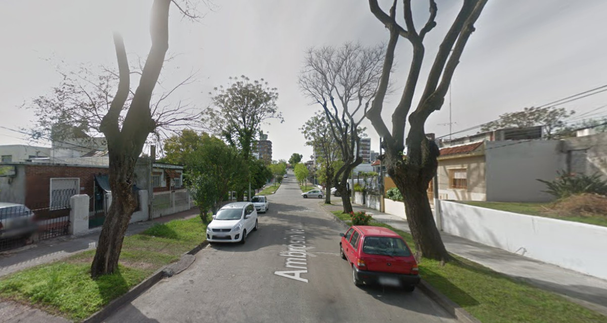 Casa ID.4563 - Venta Casa 2 Dormitorios Buceo con Cochera