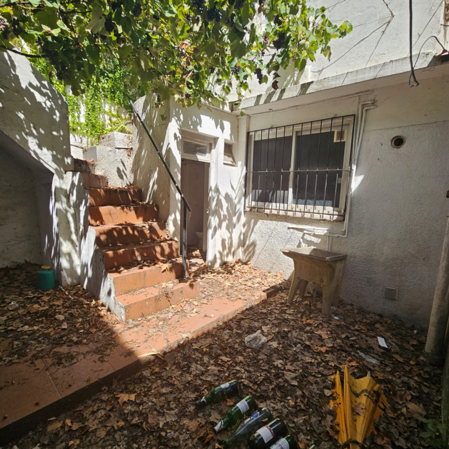 Casa ID.6139 - Venta Casa con Fabrica y Apartamento Bella Vista Inversion