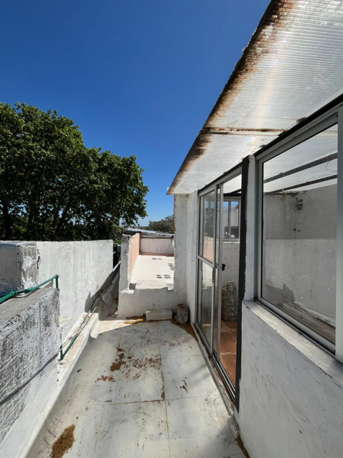 Casa ID.5446 - Venta Casa 3 o 4 Dormitorios Parque Rodo Inversion con Terraza