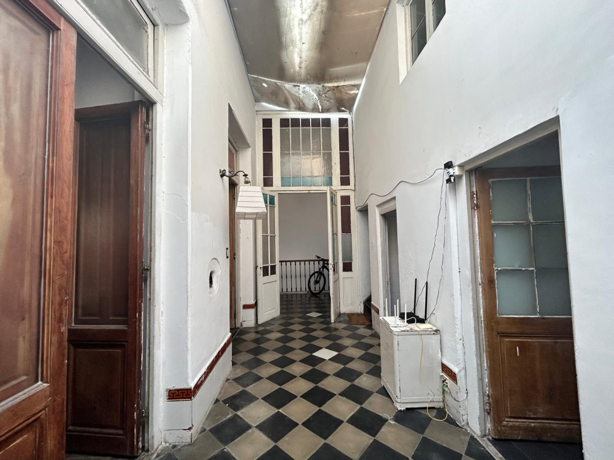 Casa ID.3549 - Venta Casa 4 Dormitorios Centro con Balcón 