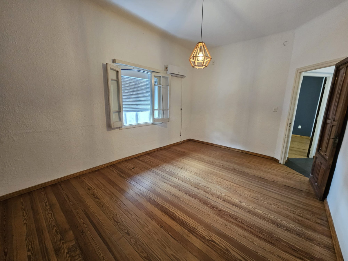 Casa ID.6540 - Venta Casa 3 o 4 Dormitorios Barbacoa y Garaje La Blanqueada