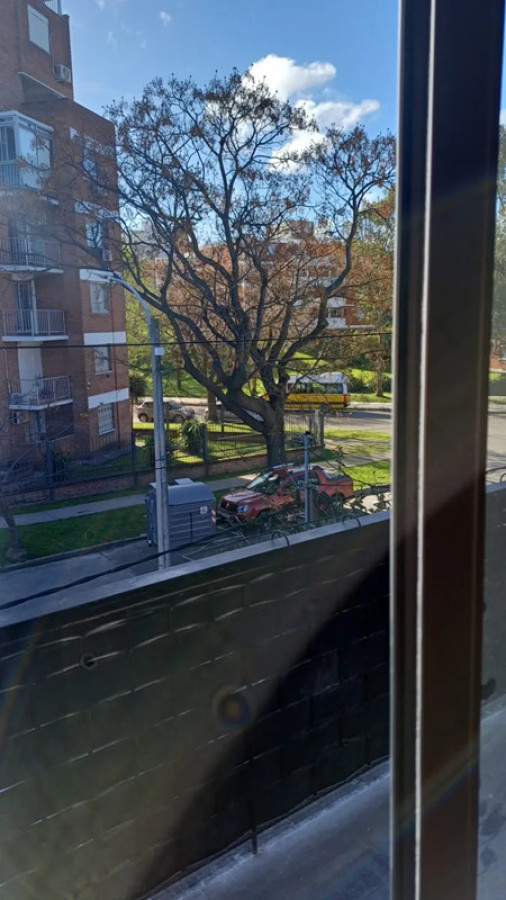 Casa ID.5345 - Venta Casa de Altos 2 Dormitorios Buceo con Balcon y Azotea