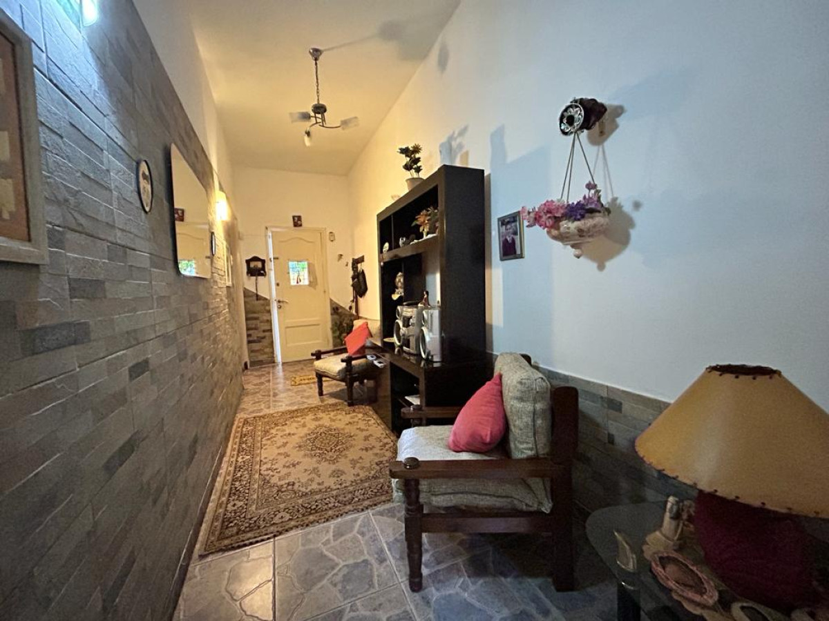 Casa ID.2740 - Venta Casa en ph 2 Dormitorios Buceo con Barbacoa y Garaje