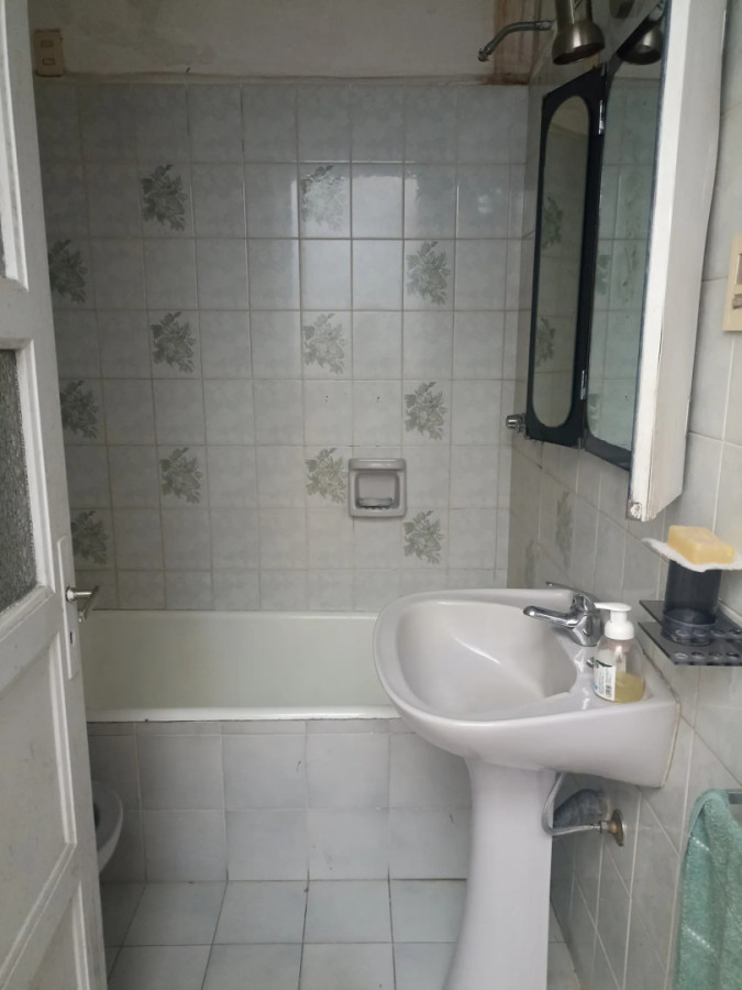 Casa ID.5668 - Venta Casa 2 Dormitorios Pocitos con patio 