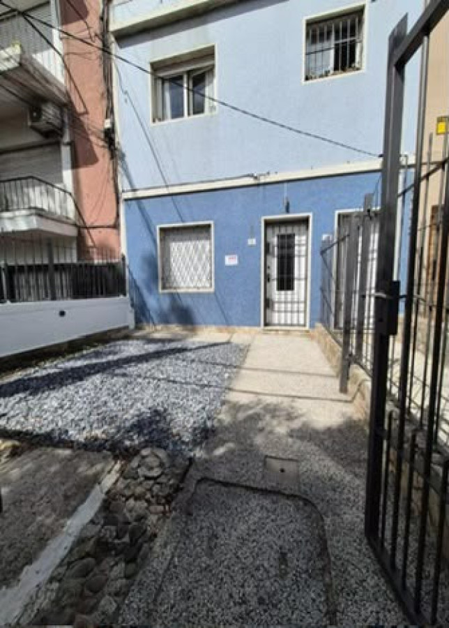 Casa ID.6662 - Alquiler Casa Ph 2 Dormitorio Malvin con patio y cochera