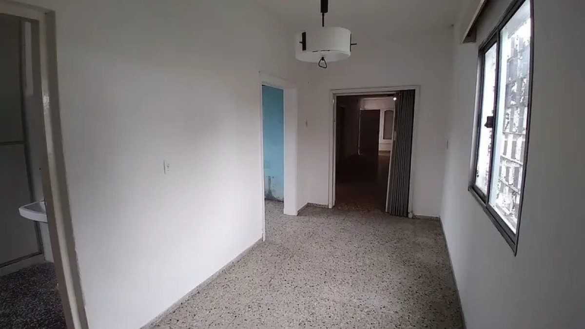 Casa ID.6820 - Alquiler Casa 3 Dormitorios Sayago patio y estacionamiento