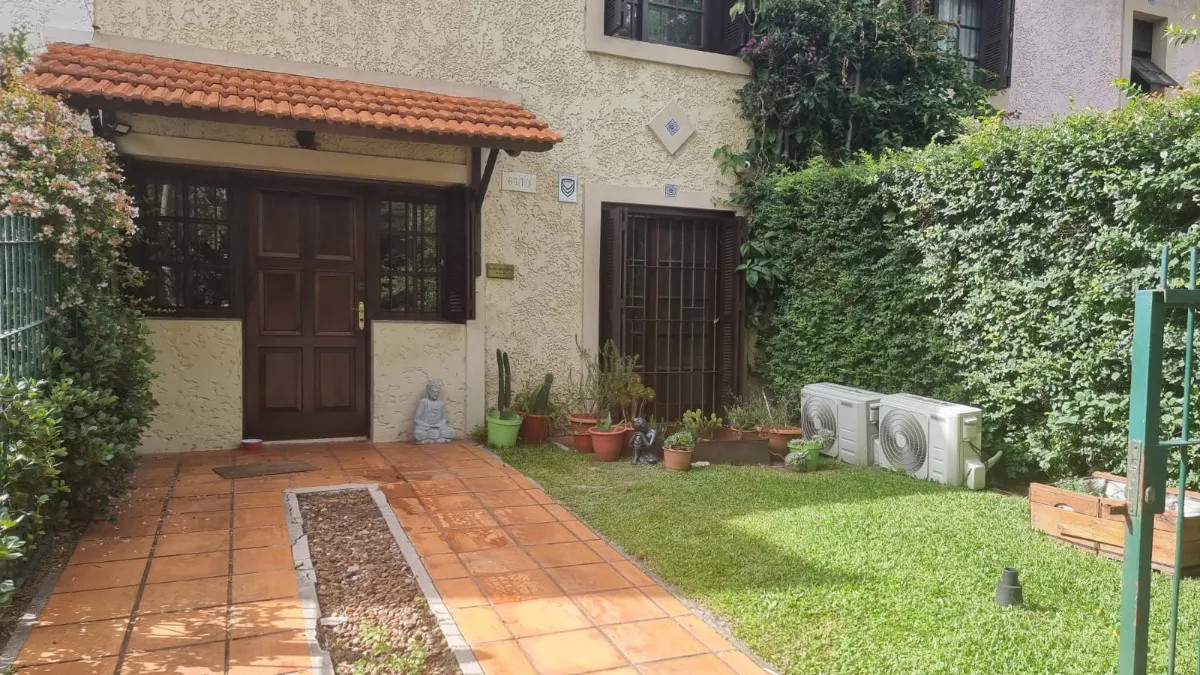 Casa ID.4832 - Alquiler Casa 3 Dormitorios Carrasco con patio y garaje