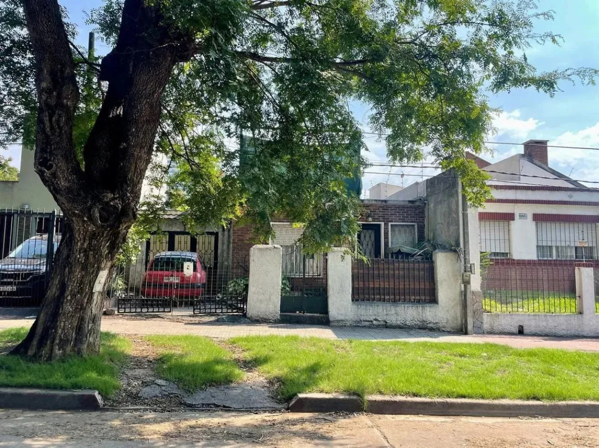 Casa ID.4563 - Venta Casa 2 Dormitorios Buceo con Cochera