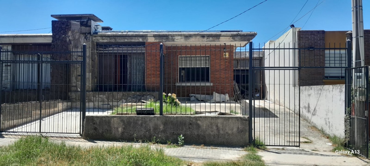 Casa ID.5931 - Venta Casa Reciclada 2 Dormitorios Barbacoa Perez Castellano