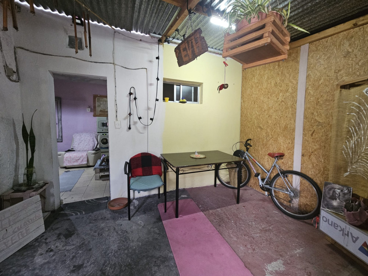 Casa ID.6479 - Venta Casa 2 Dormitorios La Teja con Patio Chico Oportunidad