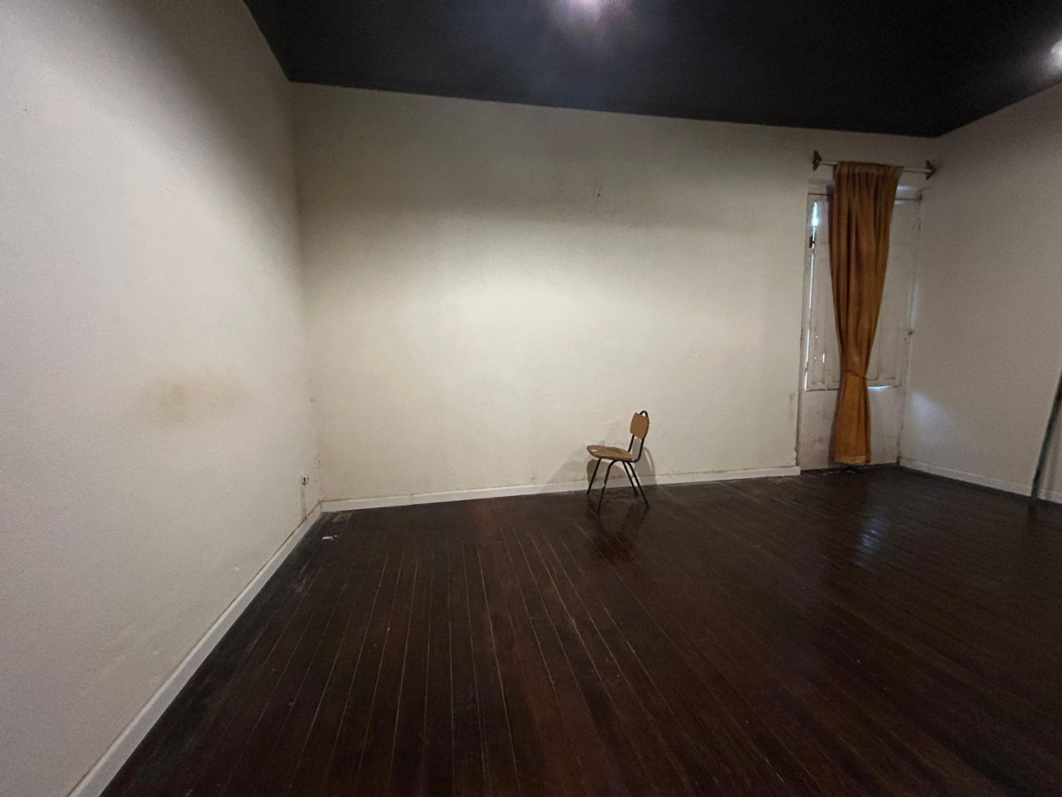 Casa ID.4235 - Venta Casa 5 Dormitorios La Comercial Inversion