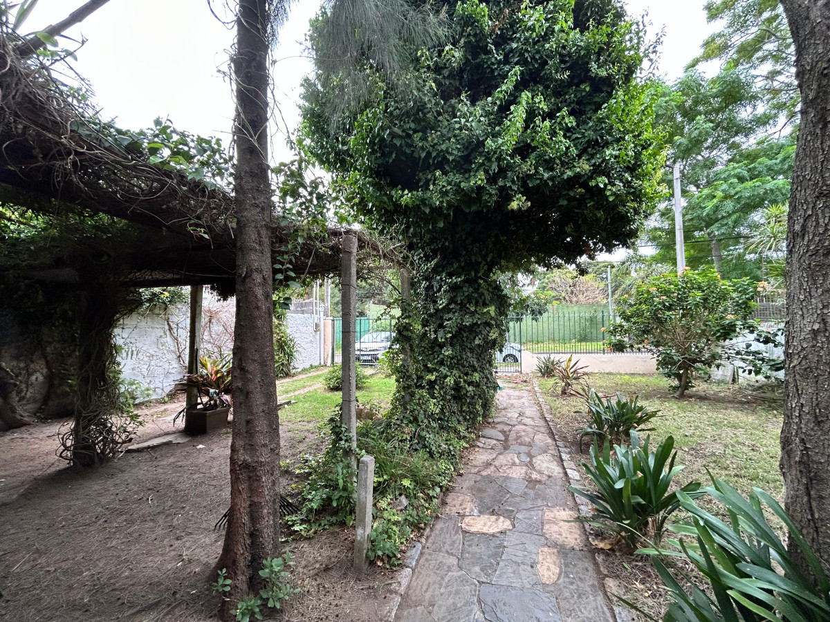 Casa ID.3703 - Inversion Venta 2 Casas Padrón Único Belvedere con Barbacoa