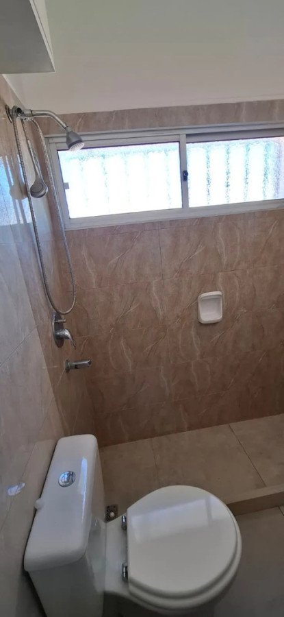 Casa ID.5637 - Alquiler Casa 2 Dormitorios Malvin con jardin y patio 