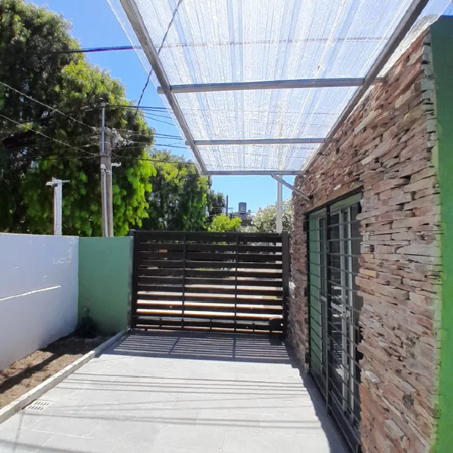 Casa ID.4737 - Alquiler Casa 2 Dormitorios Unión con Cochera y Patio