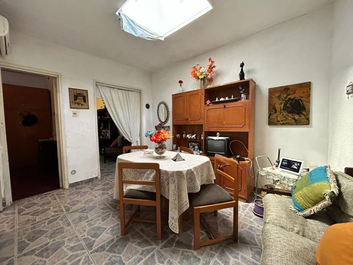 Casa ID.2740 - Venta Casa en ph 2 Dormitorios Buceo con Barbacoa y Garaje