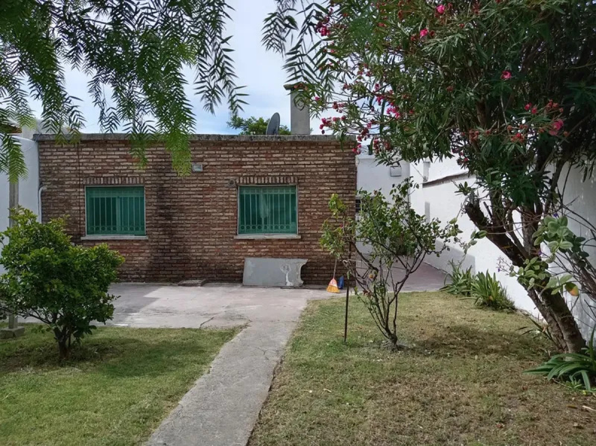 Casa ID.6400 - Venta Casa 3 Dormitorios Paso Molino con patio y cochera