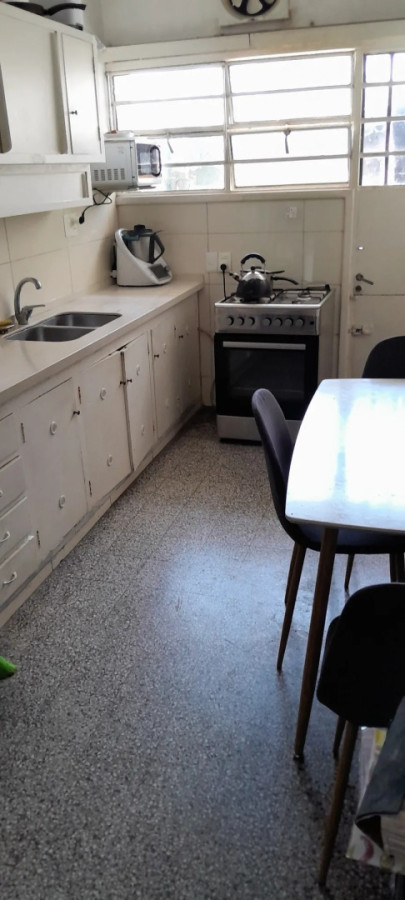 Casa ID.5639 - Venta Casa 2 Dormitorios La Comercial con terraza y garaje