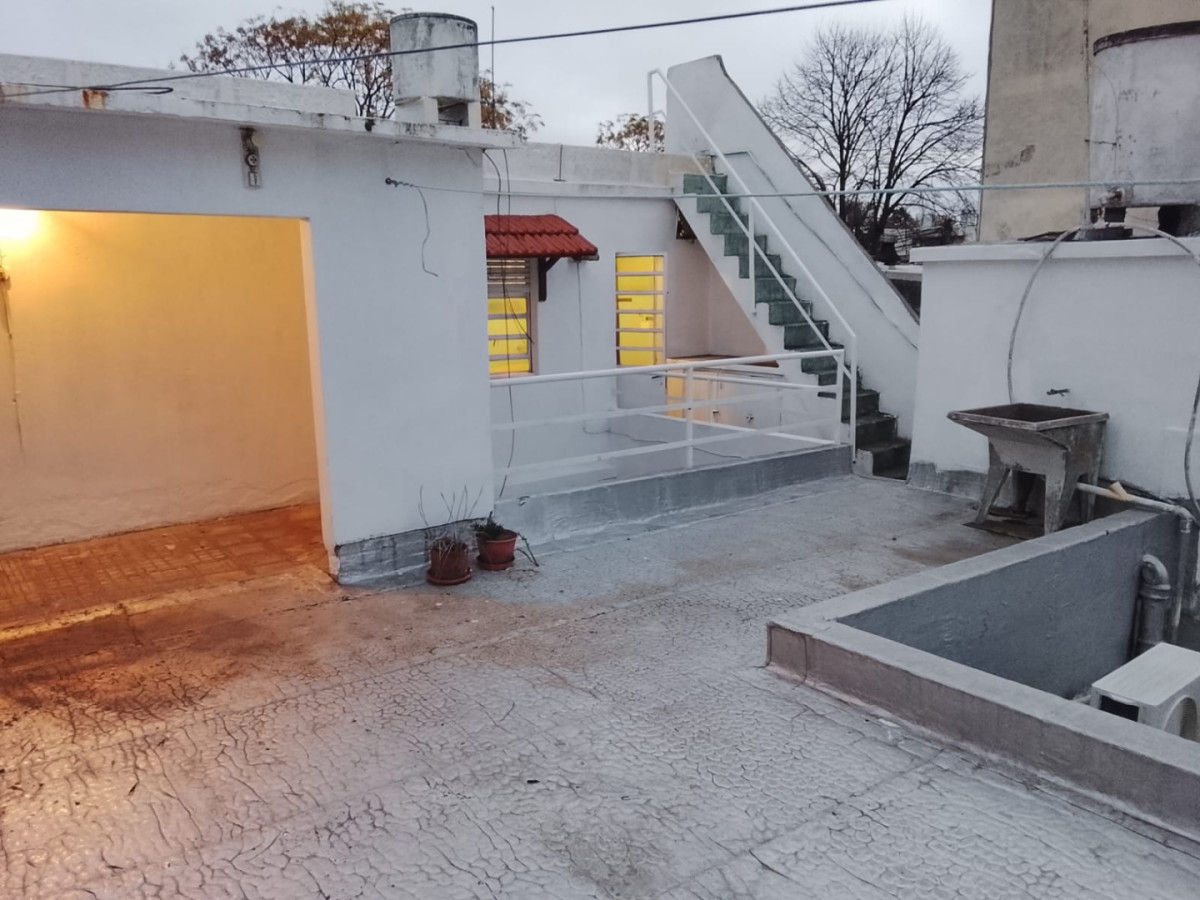 Casa ID.6452 - Alquiler o Venta Casa 4 Dormitorios Buceo Parrillero y Cochera