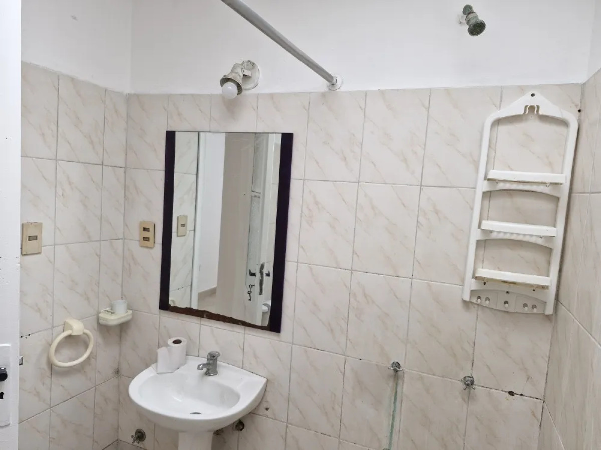 Casa ID.4815 - Alquiler Casa 1 Dormitorio Buceo con patio con parrillero