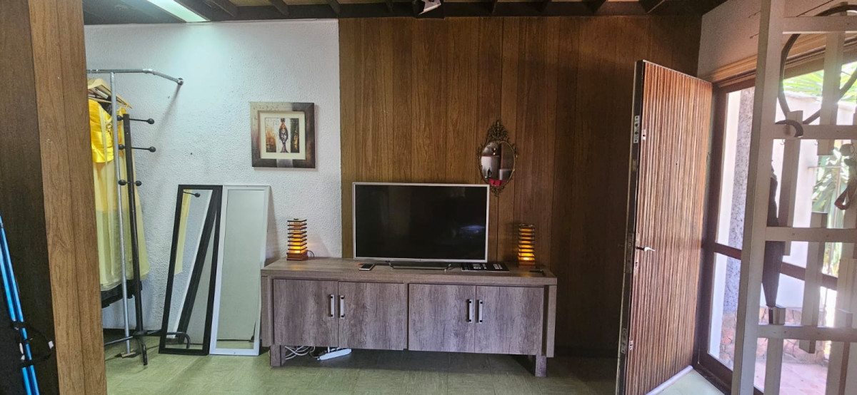 Casa ID.6049 - Venta Casa 2 Dormitorios Aires Puros con Garaje y Patio