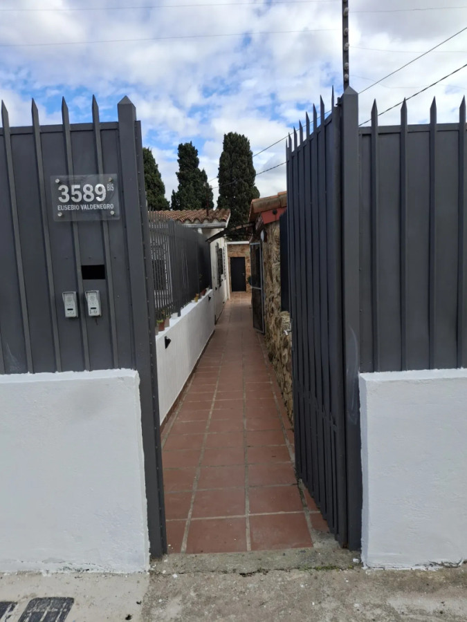 Casa ID.6877 - Alquiler Casa PH 2 Dormitorios Aires Puros Patio y Parrillero