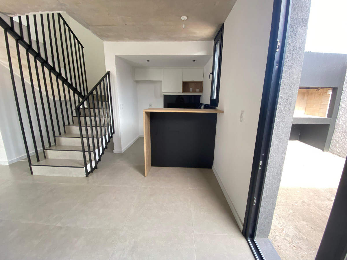 Casa ID.4739 - Venta Casa 3 Dormitorios Carrasco Norte con Patio y Cochera