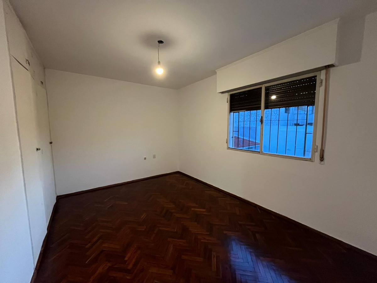 Casa ID.5345 - Venta Casa de Altos 2 Dormitorios Buceo con Balcon y Azotea