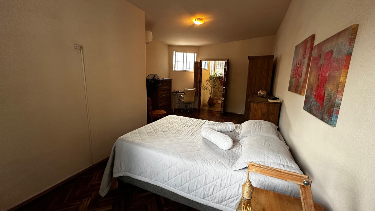 Casa ID.3925 - Venta Casa 3 Dormitorios La Blanqueada Azotea Cochera