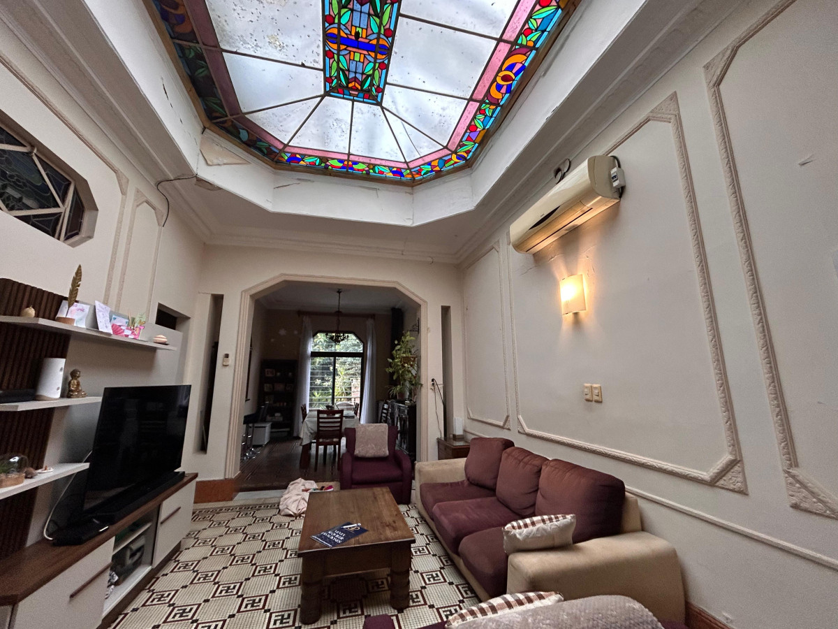 Casa ID.5004 - Venta Casa 5 Dormitorios La Blanqueada con Garaje y Patio