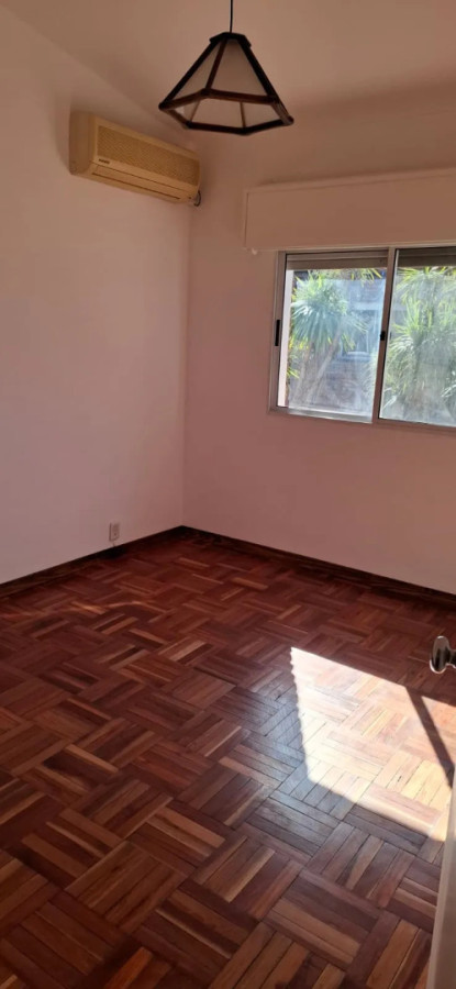 Casa ID.5637 - Alquiler Casa 2 Dormitorios Malvin con jardin y patio 