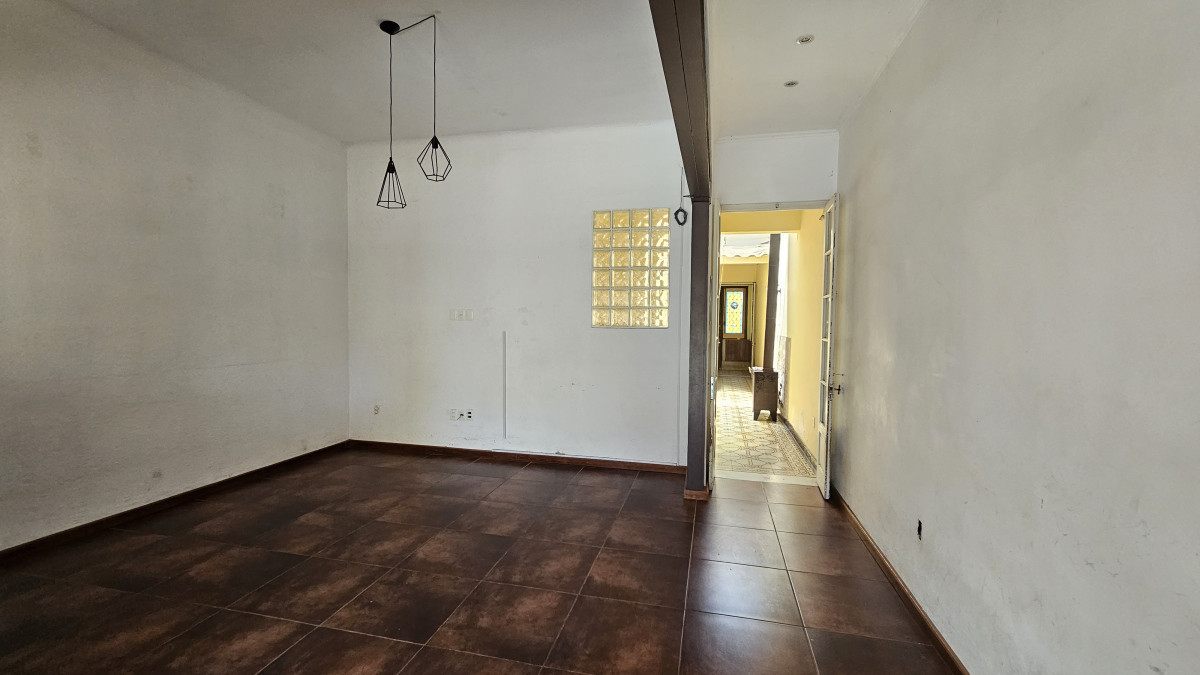 Casa ID.3323 - Venta Casa Sayago sobre Millán 2 Dormitorios Patio y Cochera 