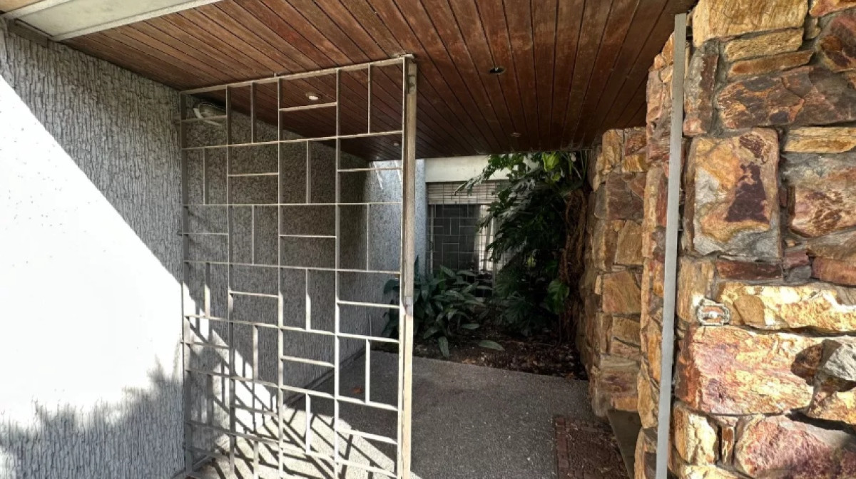 Casa ID.3577 - Venta Casa 4 Dormitorios Buceo Patio Piscina Cochera 