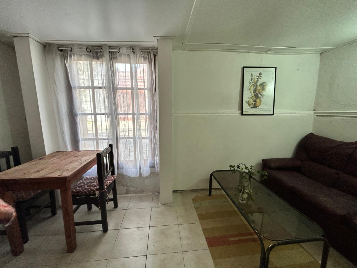 Casa ID.3528 - Venta Casa con Renta Inversión 6 Dormitorios Goes con Patio