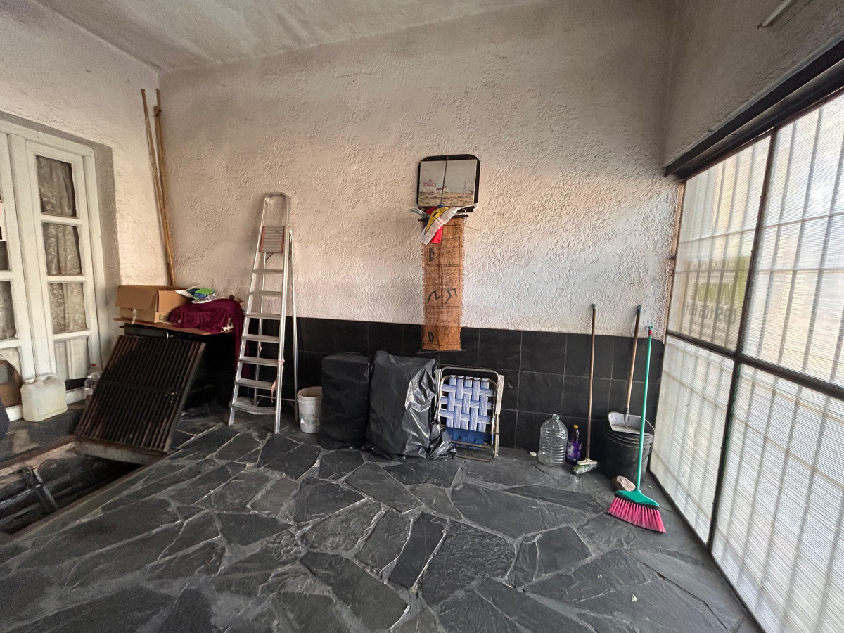 Casa ID.4680 - Venta Casa 3 Dormitorios Reducto con garaje,barbacoa y patio