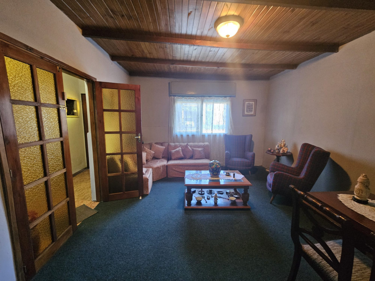 Casa ID.6268 - Venta Casa y Apartamento 4 Dormitorios Brazo Oriental Cochera