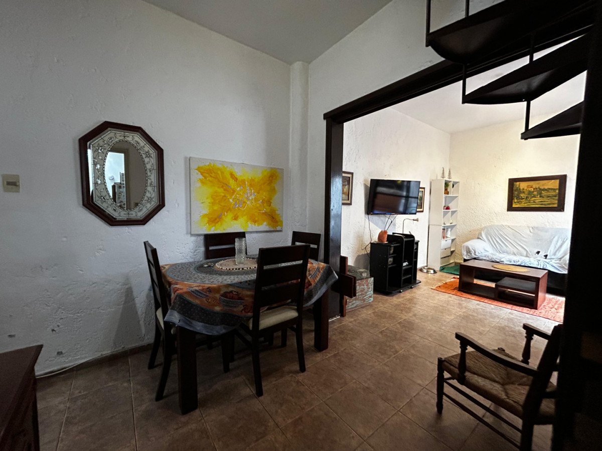 Casa ID.5459 - Venta Casa Ph 4 Dormitorios Aguada con Garaje y Patio