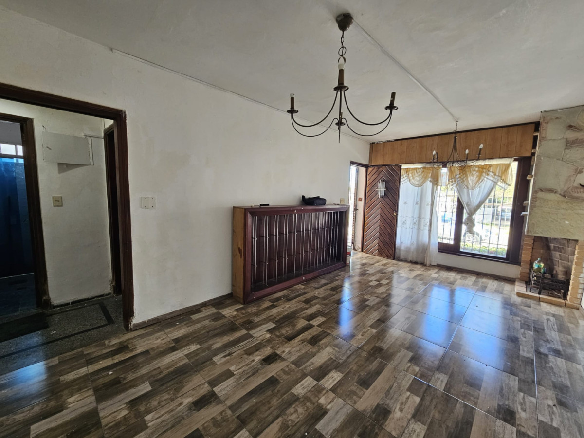 Casa ID.5931 - Venta Casa 2 Dormitorios Barbacoa Perez Castellano