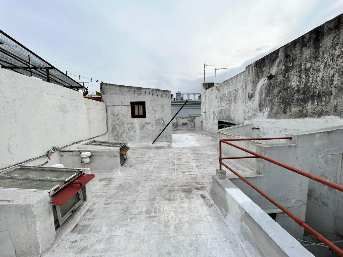 Casa ID.3381 - Venta Casa 2 Dormitorios Ciudad Vieja con Patio y Parrillero