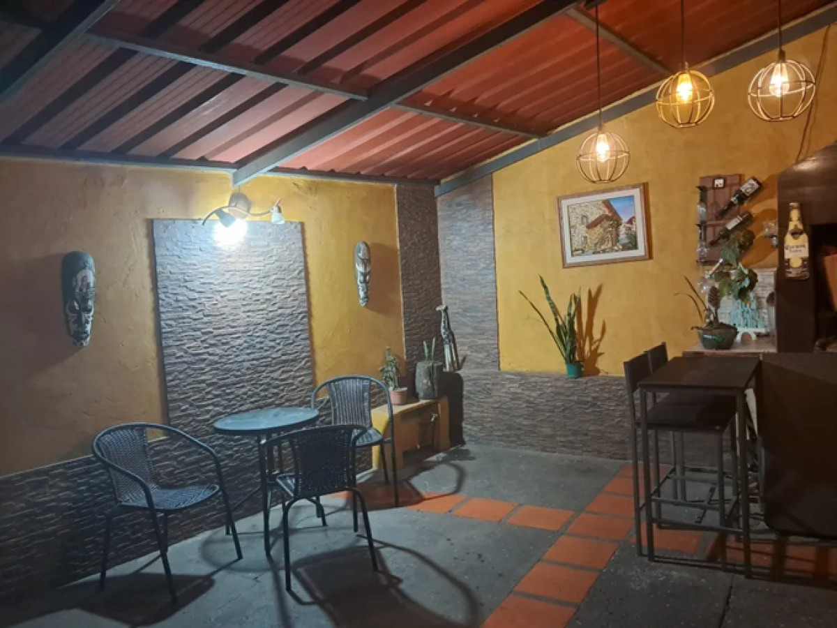 Casa ID.5041 - Venta Casa Duplex 2 Dormitorios Reducto con Barbacoa